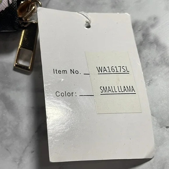 Vieta Llama Print Wallet NWT - Picture 8 of 10